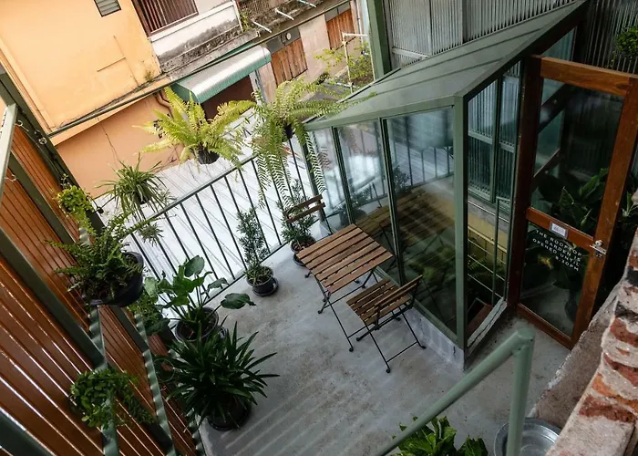 Hotel Live Local Cafe & - 420 Friendly