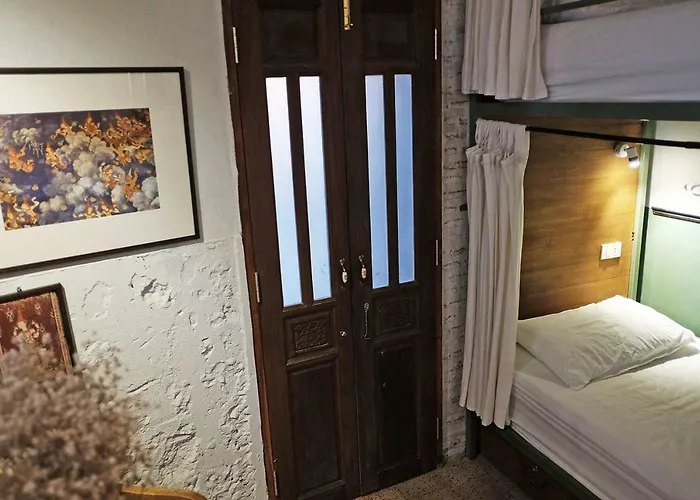 Live Local Cafe & - 420 Friendly Hotel Bangkok
